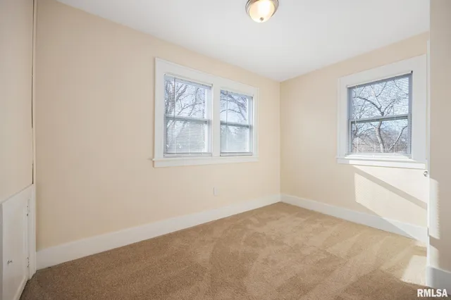 $1,600 | 400 East Virginia Avenue, Peoria, IL 61603