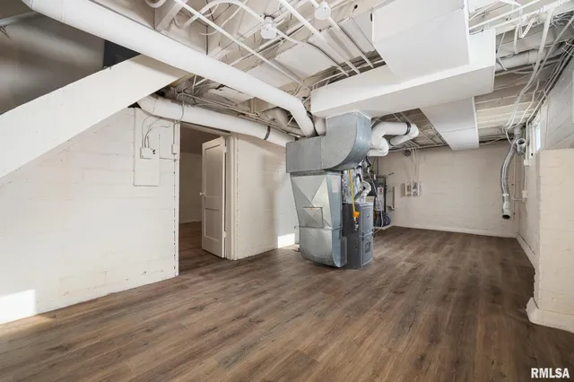 $1,600 | 400 East Virginia Avenue, Peoria, IL 61603