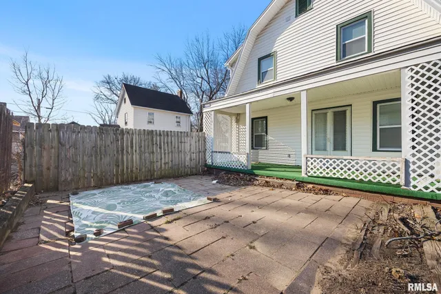 $1,600 | 400 East Virginia Avenue, Peoria, IL 61603