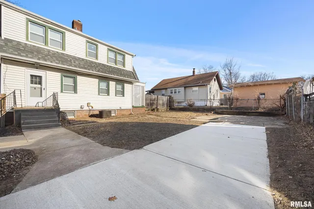 $1,600 | 400 East Virginia Avenue, Peoria, IL 61603
