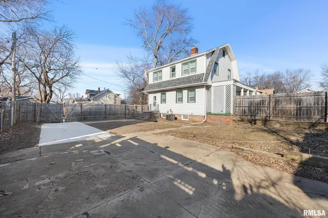 $1,600 | 400 East Virginia Avenue, Peoria, IL 61603