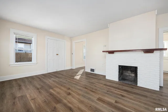 $1,600 | 400 East Virginia Avenue, Peoria, IL 61603