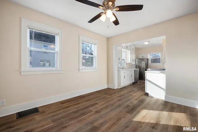 $1,600 | 400 East Virginia Avenue, Peoria, IL 61603