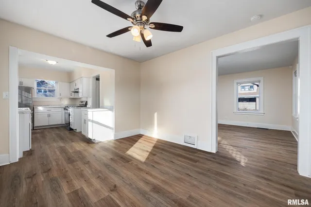 $1,600 | 400 East Virginia Avenue, Peoria, IL 61603