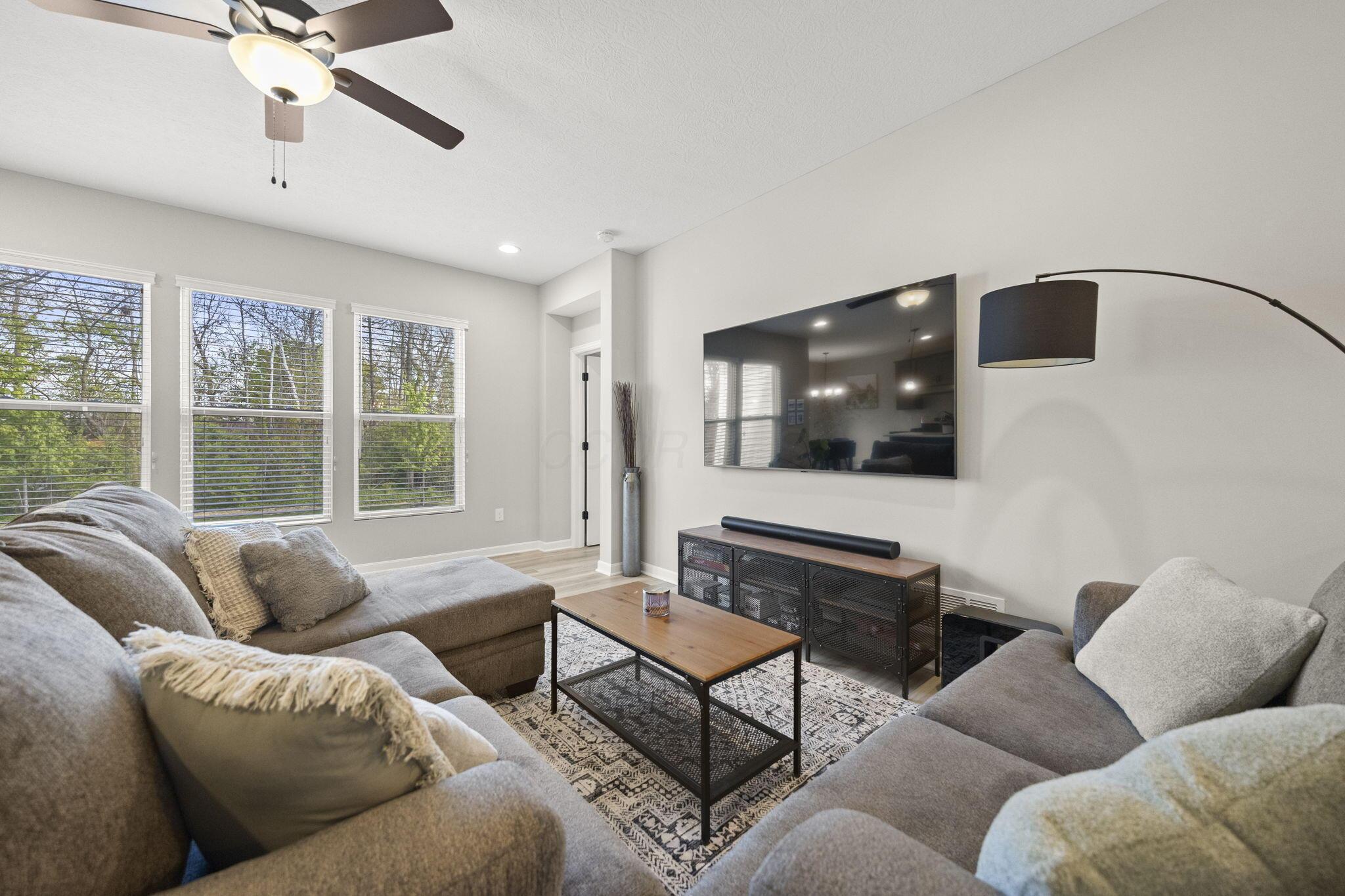 3154 Gelding Run Road Grove City, OH 43123 - Photo 12 of 33 Family Room