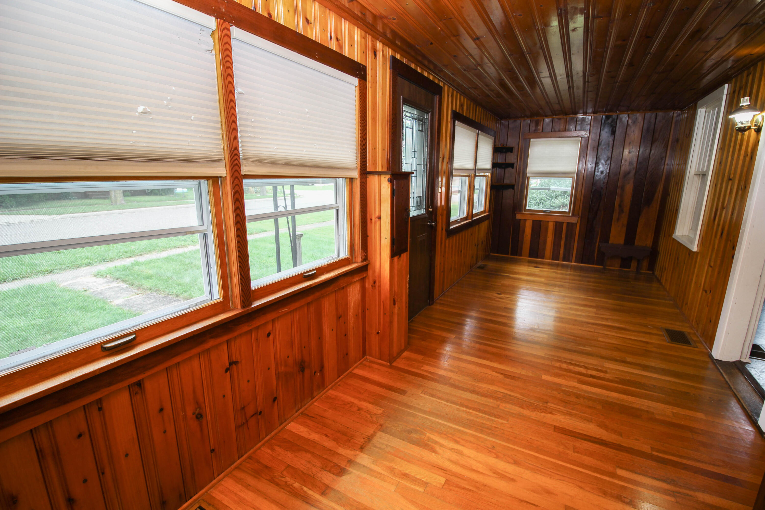 331 South Lincoln Avenue Three Rivers, MI 49093 - Photo 6 of 17 Linda (6 of 17)