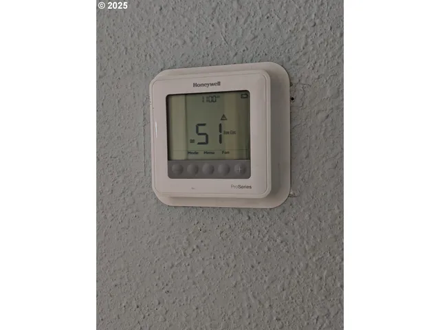 $137,000 | 180 Twin Oaks Loop, Winston, OR 97496