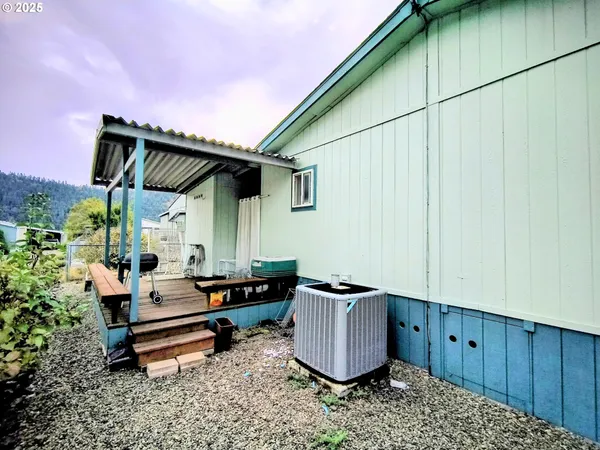 $127,000 | 180 Twin Oaks Loop, Winston, OR 97496