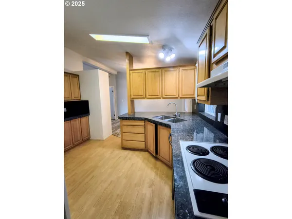 $127,000 | 180 Twin Oaks Loop, Winston, OR 97496