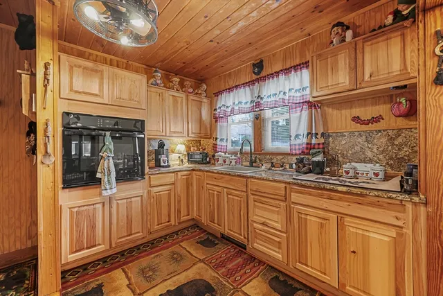 $269,900 | 90 Cheshire Road, Pittsfield, MA 01201