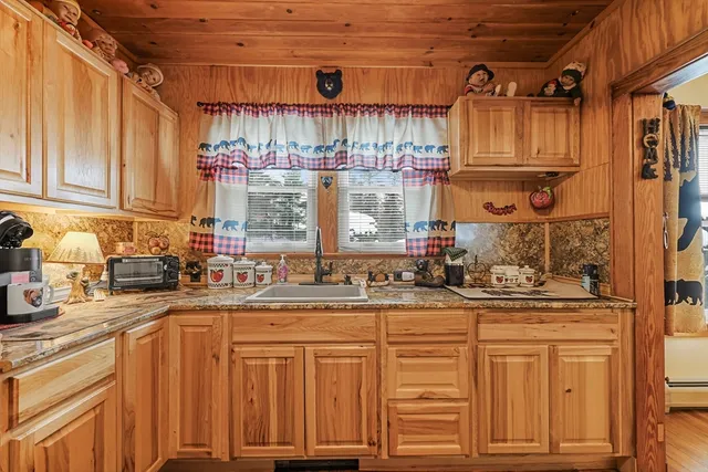 $269,900 | 90 Cheshire Road, Pittsfield, MA 01201