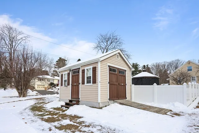 $269,900 | 90 Cheshire Road, Pittsfield, MA 01201