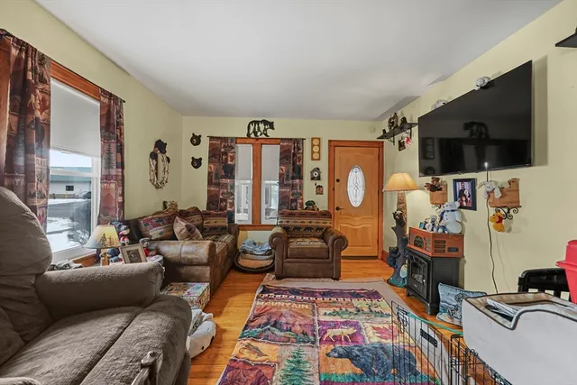 $269,900 | 90 Cheshire Road, Pittsfield, MA 01201