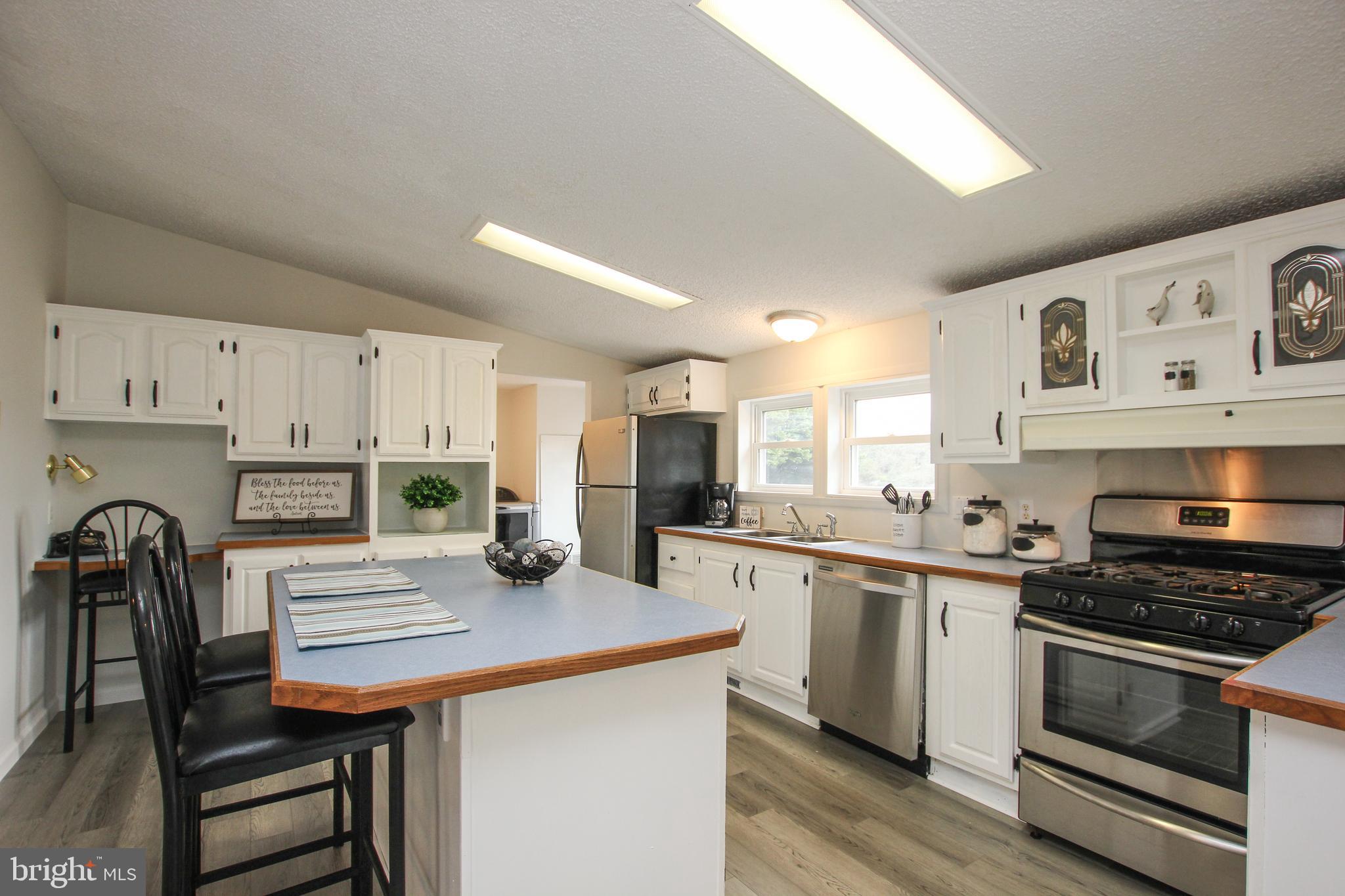 6525 Pine Top Road Hurlock, MD 21643 - Photo 3 of 27 Kitchen