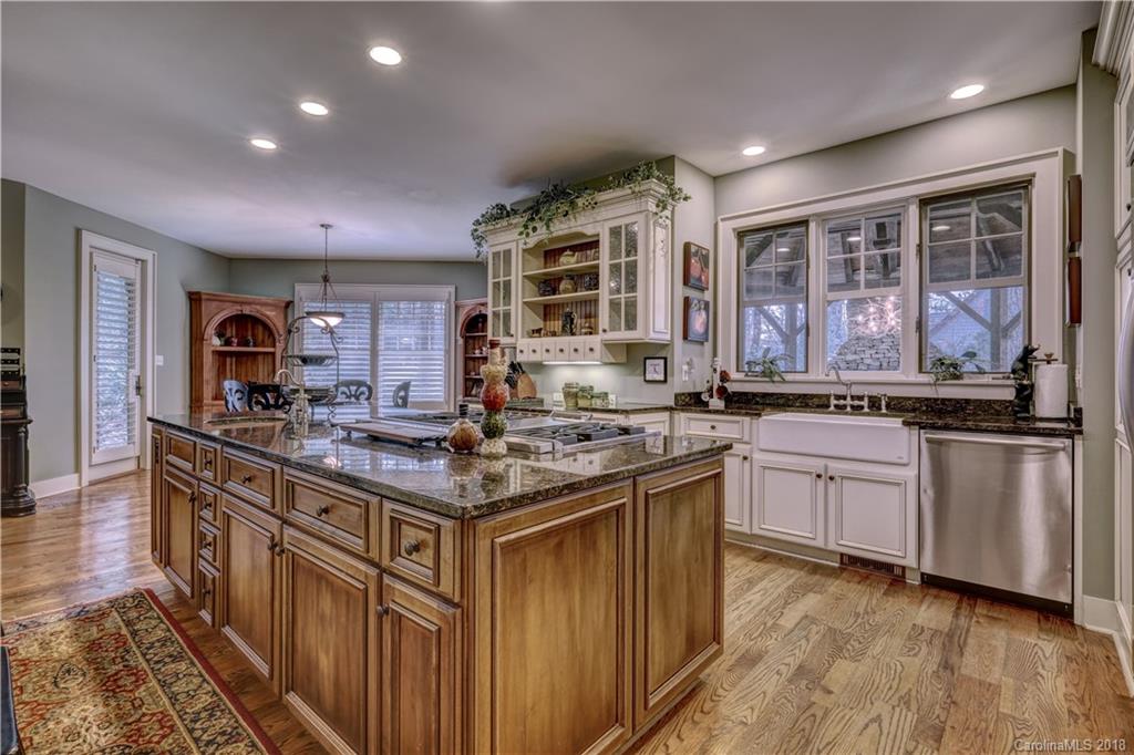 346 Running Fox Road, Unit 26 Sapphire, NC 28774 - Photo 12 of 26 Gallery Image 12