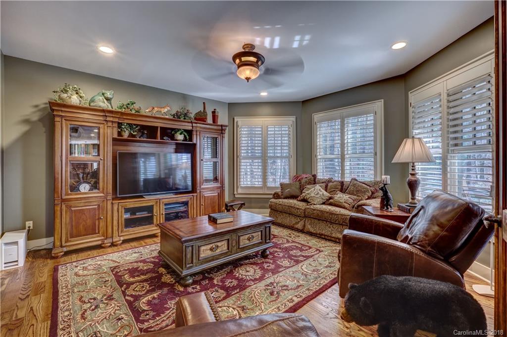 346 Running Fox Road, Unit 26 Sapphire, NC 28774 - Photo 14 of 26 Gallery Image 14