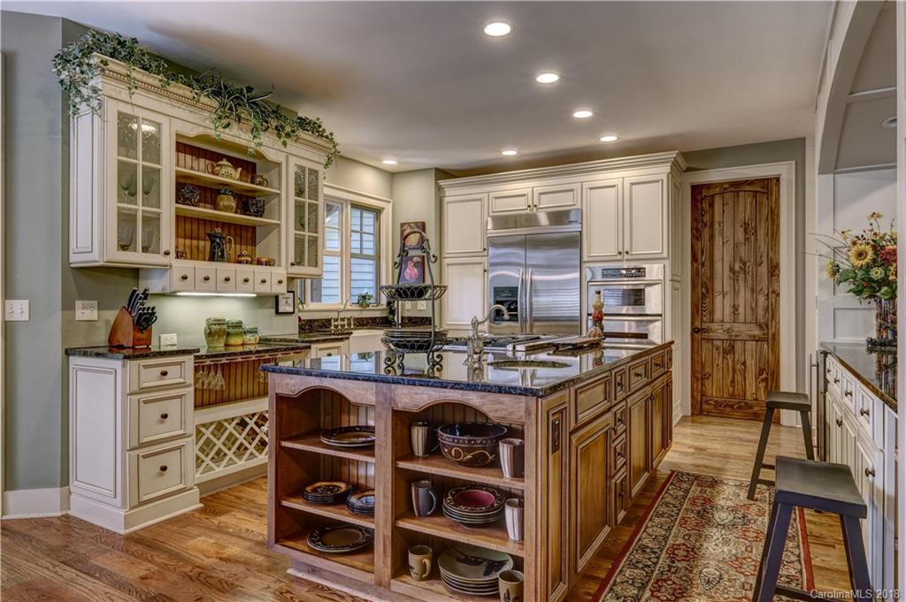 346 Running Fox Road, Unit 26 Sapphire, NC 28774 - Photo 10 of 26 Gallery Image 10