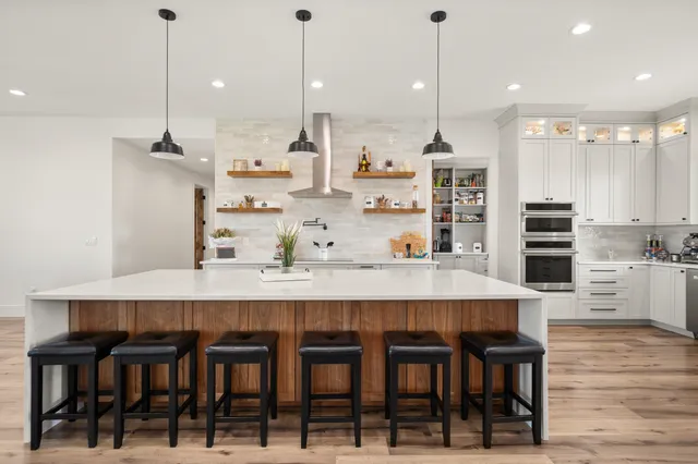 $1,800,000 | 2302 West Gibbs Road, Spokane, WA 99224