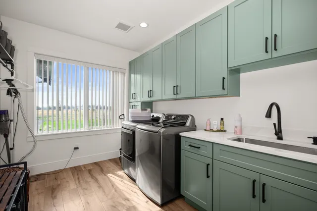 $1,800,000 | 2302 West Gibbs Road, Spokane, WA 99224