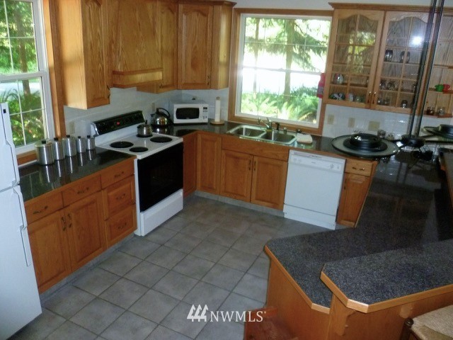 2175 Bear Trap Road Point Roberts, WA 98281 - Photo 9 of 24