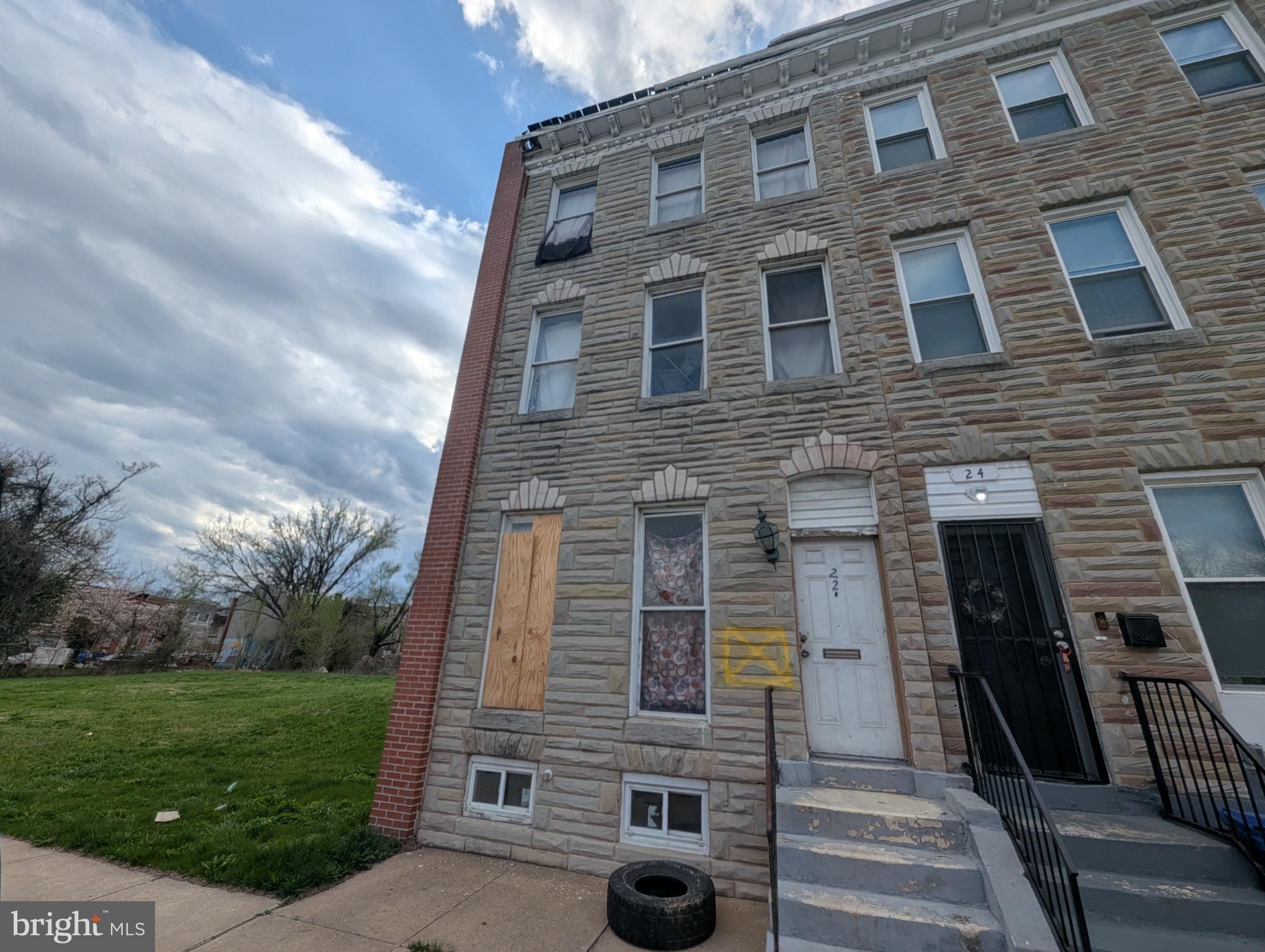 22 South Mount Street Baltimore, MD 21223 - Photo 2 of 10