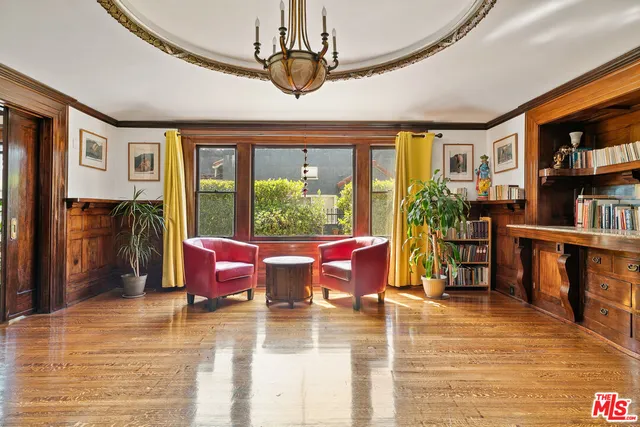 $2,300,000 | 3741 West 27th Street, Los Angeles, CA 90018