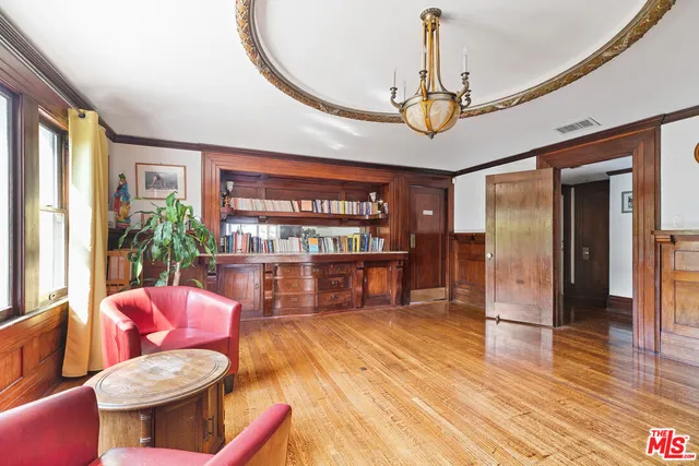 $2,300,000 | 3741 West 27th Street, Los Angeles, CA 90018