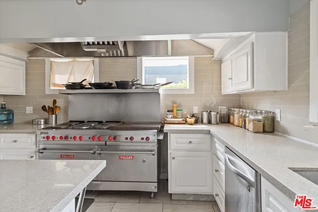 $2,300,000 | 3741 West 27th Street, Los Angeles, CA 90018