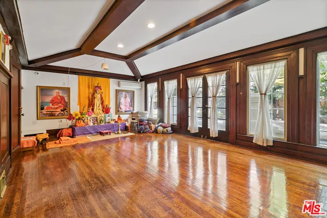 $2,300,000 | 3741 West 27th Street, Los Angeles, CA 90018