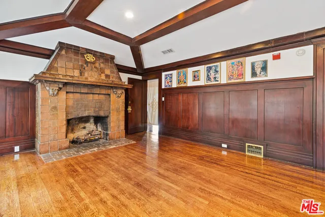 $2,300,000 | 3741 West 27th Street, Los Angeles, CA 90018