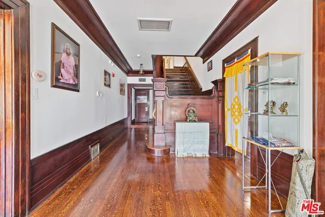 $2,300,000 | 3741 West 27th Street, Los Angeles, CA 90018