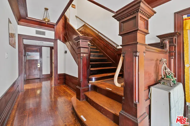 $2,300,000 | 3741 West 27th Street, Los Angeles, CA 90018