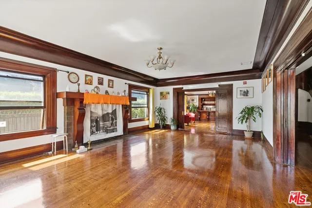 $2,300,000 | 3741 West 27th Street, Los Angeles, CA 90018