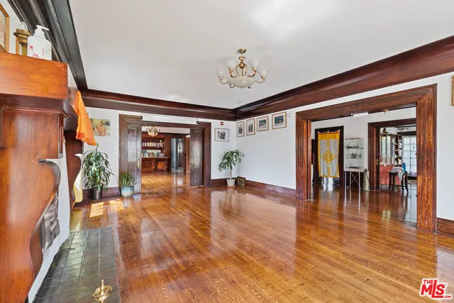 $2,300,000 | 3741 West 27th Street, Los Angeles, CA 90018