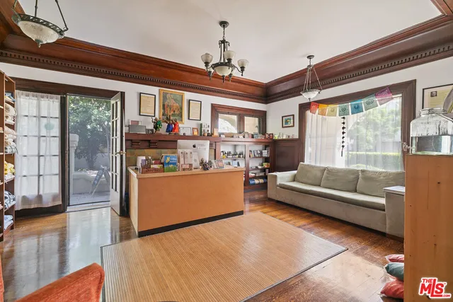 $2,300,000 | 3741 West 27th Street, Los Angeles, CA 90018