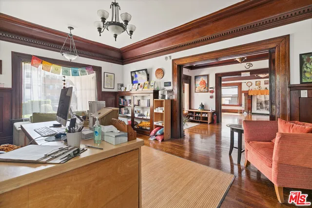 $2,300,000 | 3741 West 27th Street, Los Angeles, CA 90018