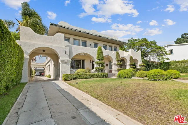 $2,300,000 | 3741 West 27th Street, Los Angeles, CA 90018