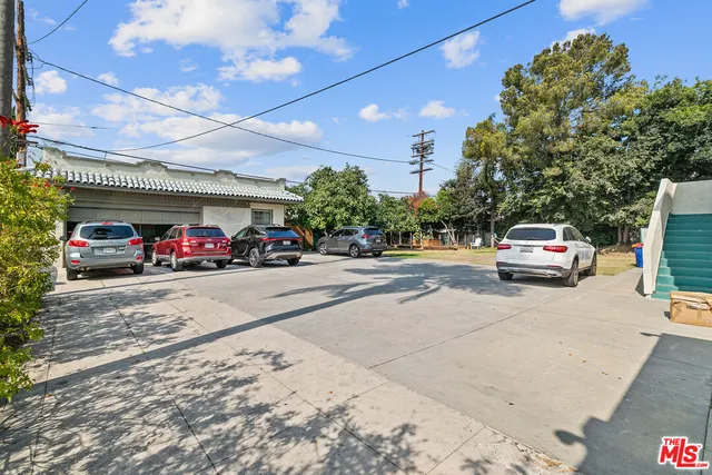 $2,300,000 | 3741 West 27th Street, Los Angeles, CA 90018
