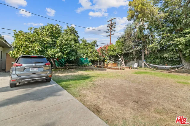 $2,300,000 | 3741 West 27th Street, Los Angeles, CA 90018