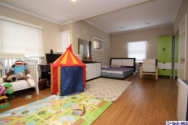 705 South Kenneth Road Burbank, CA 91501 - Photo 11 of 18 Additional Photo