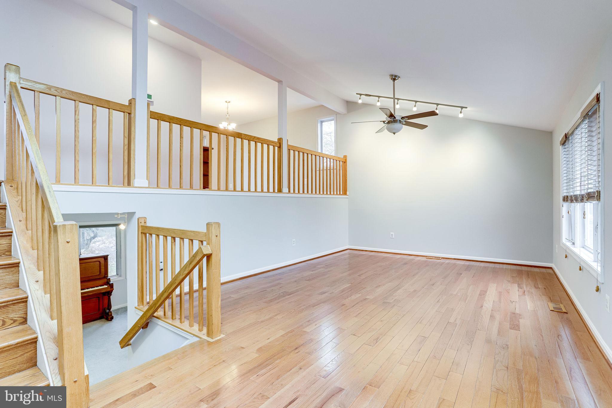13 Rutledge Court Sterling, VA 20165 - Photo 14 of 98 Beautifully Maintained Hardwood Floors...