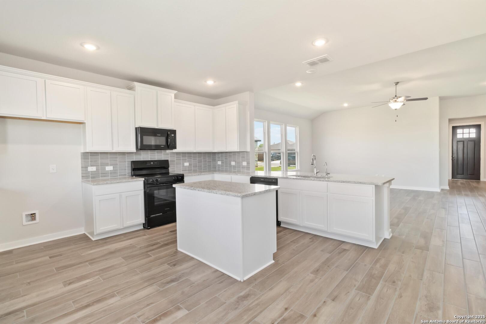 1619 Vista View Drive Pleasanton, TX 78064 - Photo 11 of 30