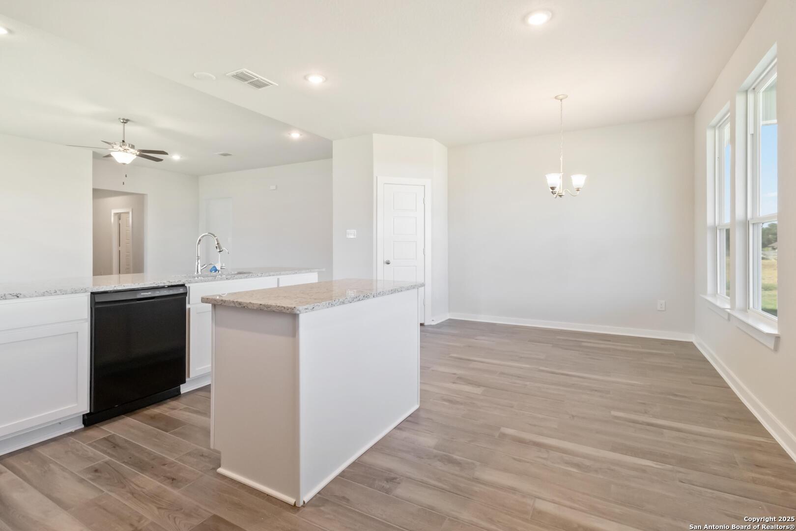 1619 Vista View Drive Pleasanton, TX 78064 - Photo 12 of 30