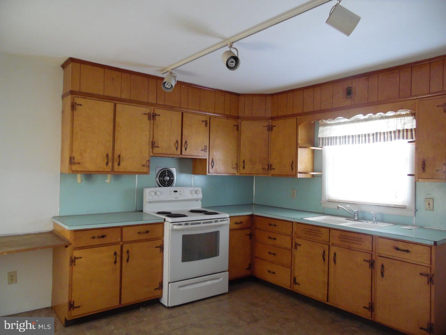 406 Walker Road Macungie, PA 18062 - Photo 10 of 18 Gallery Image 10