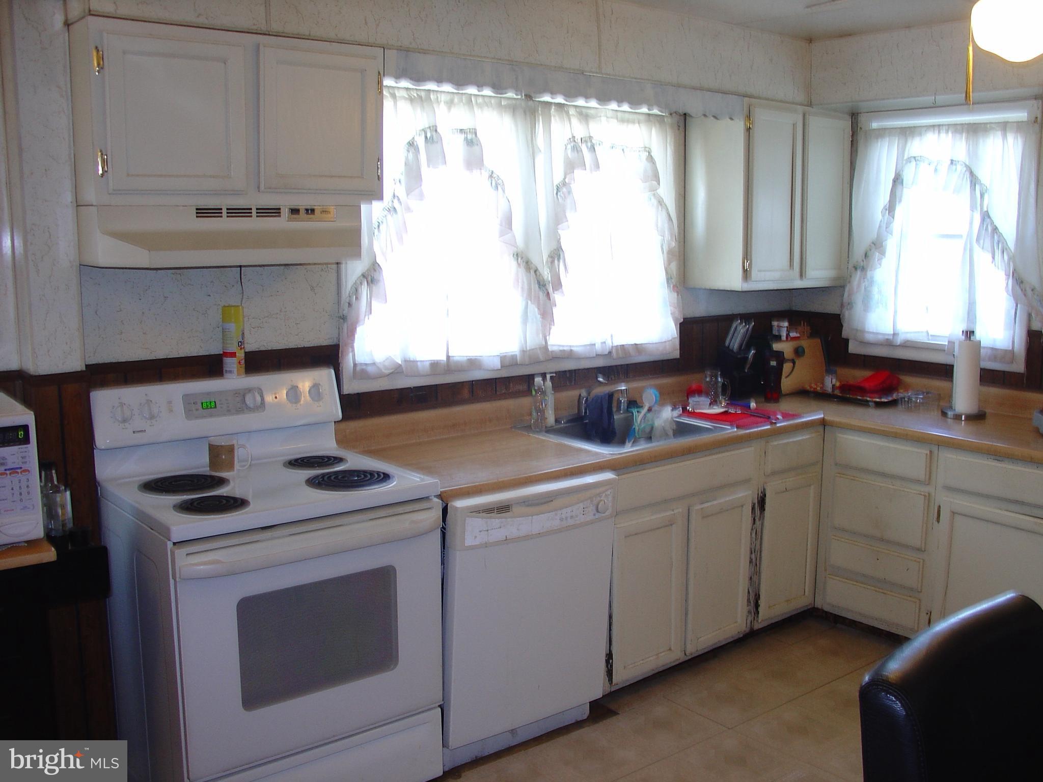 6807 Walker Mill Road Capitol Heights, MD 20743 - Photo 5 of 11 Kitchen