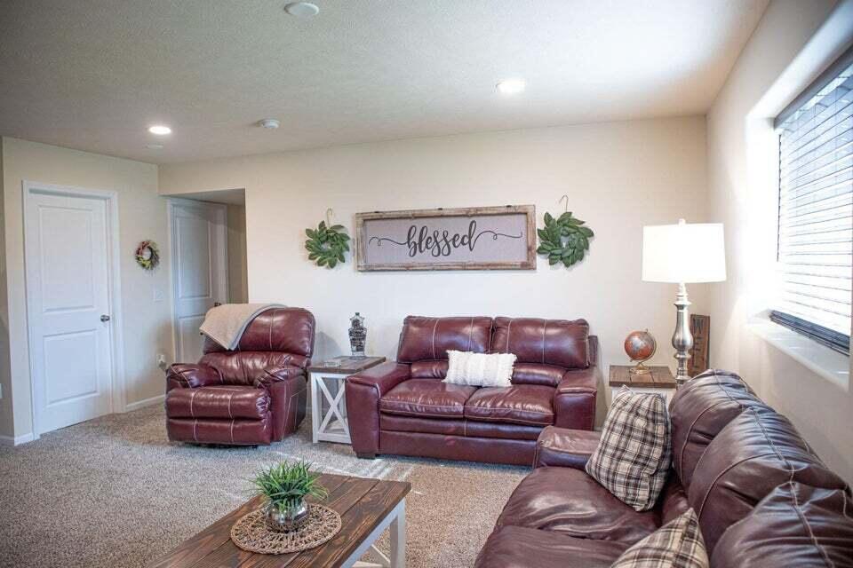 451 Tentree Street Sparta, MI 49345 - Photo 15 of 28 Lower walk-out floor livingroom