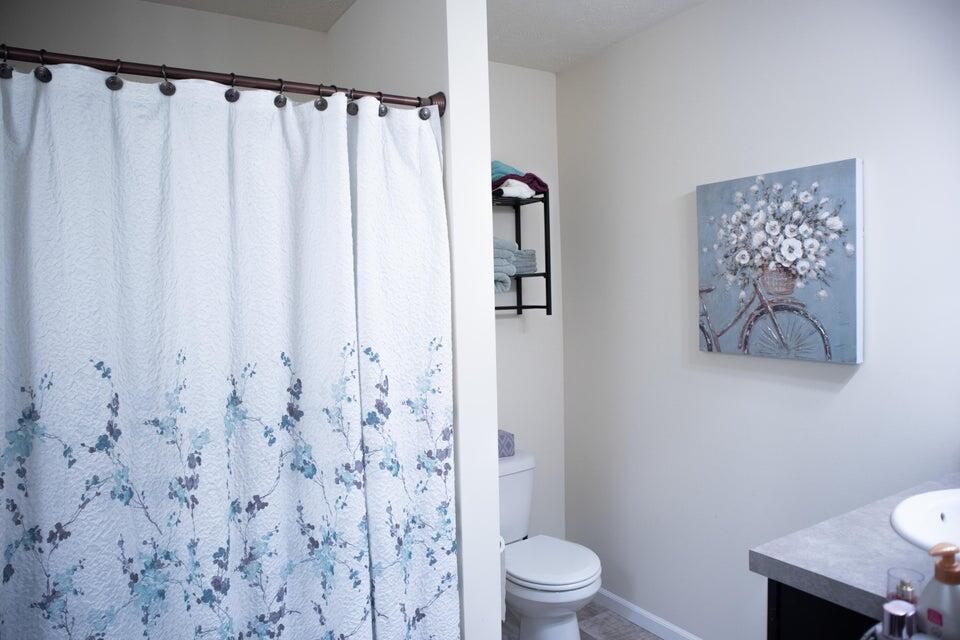 451 Tentree Street Sparta, MI 49345 - Photo 19 of 28 Master bath