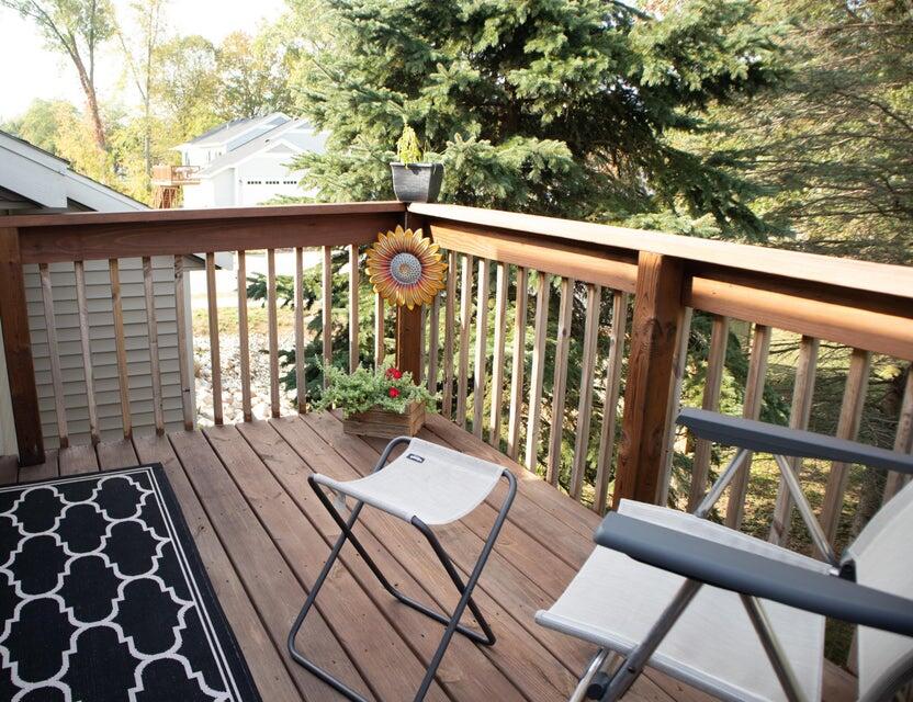 451 Tentree Street Sparta, MI 49345 - Photo 24 of 28 Main Floor Deck