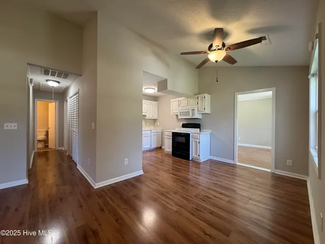 $1,895 | 3212 Galway Road, Castle Hayne, NC 28429