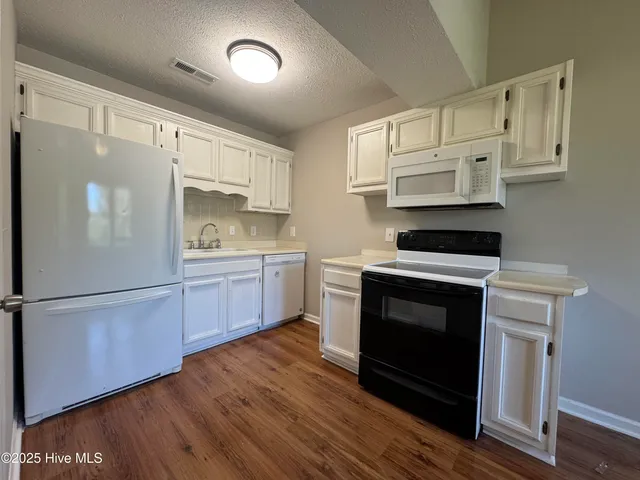 $1,895 | 3212 Galway Road, Castle Hayne, NC 28429